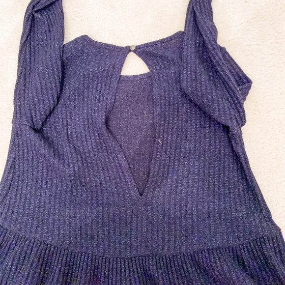 sweater - Picture 2 of 2